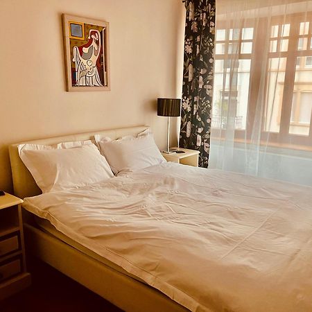 Georgian Guest Rooms Basel Eksteriør bilde