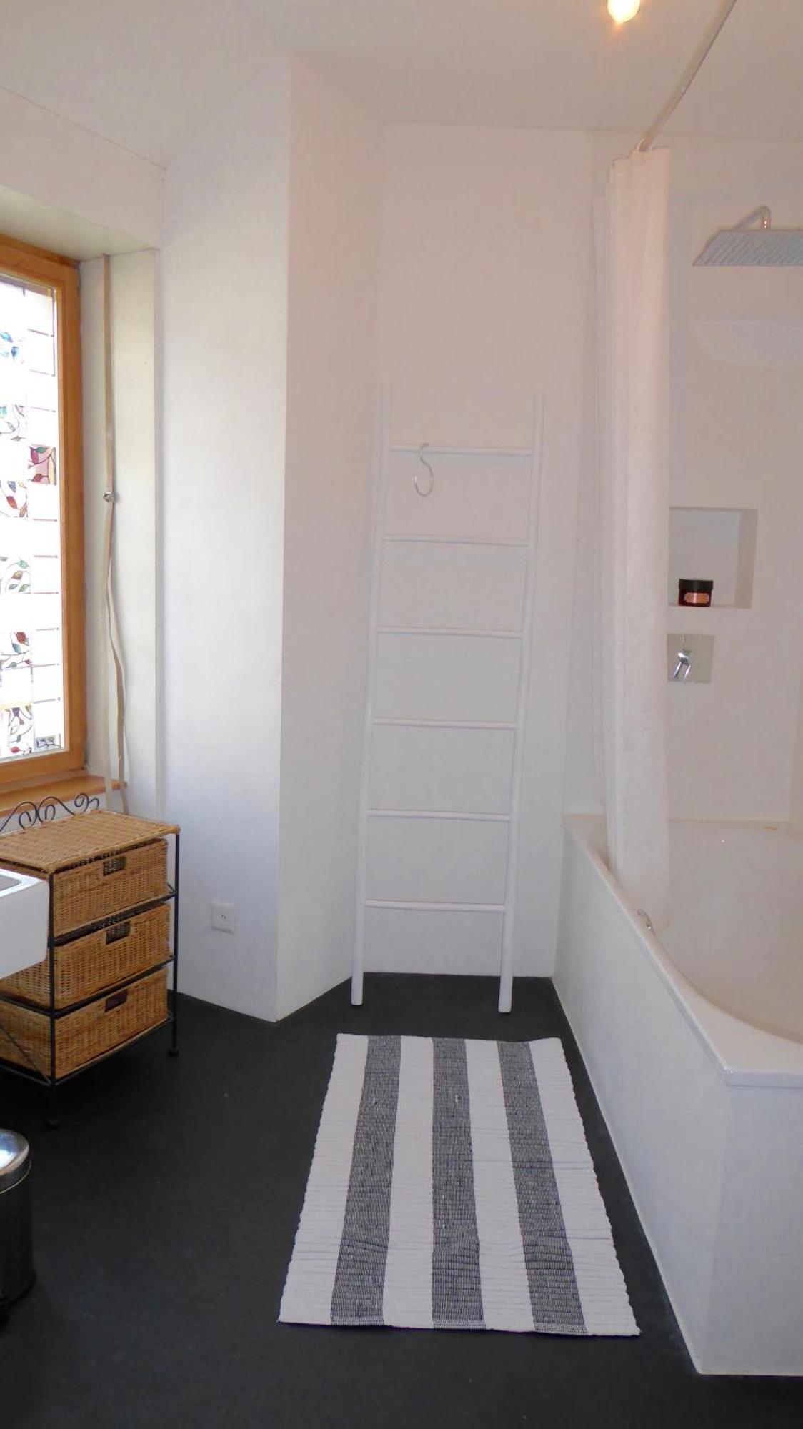 Georgian Guest Rooms Basel Eksteriør bilde